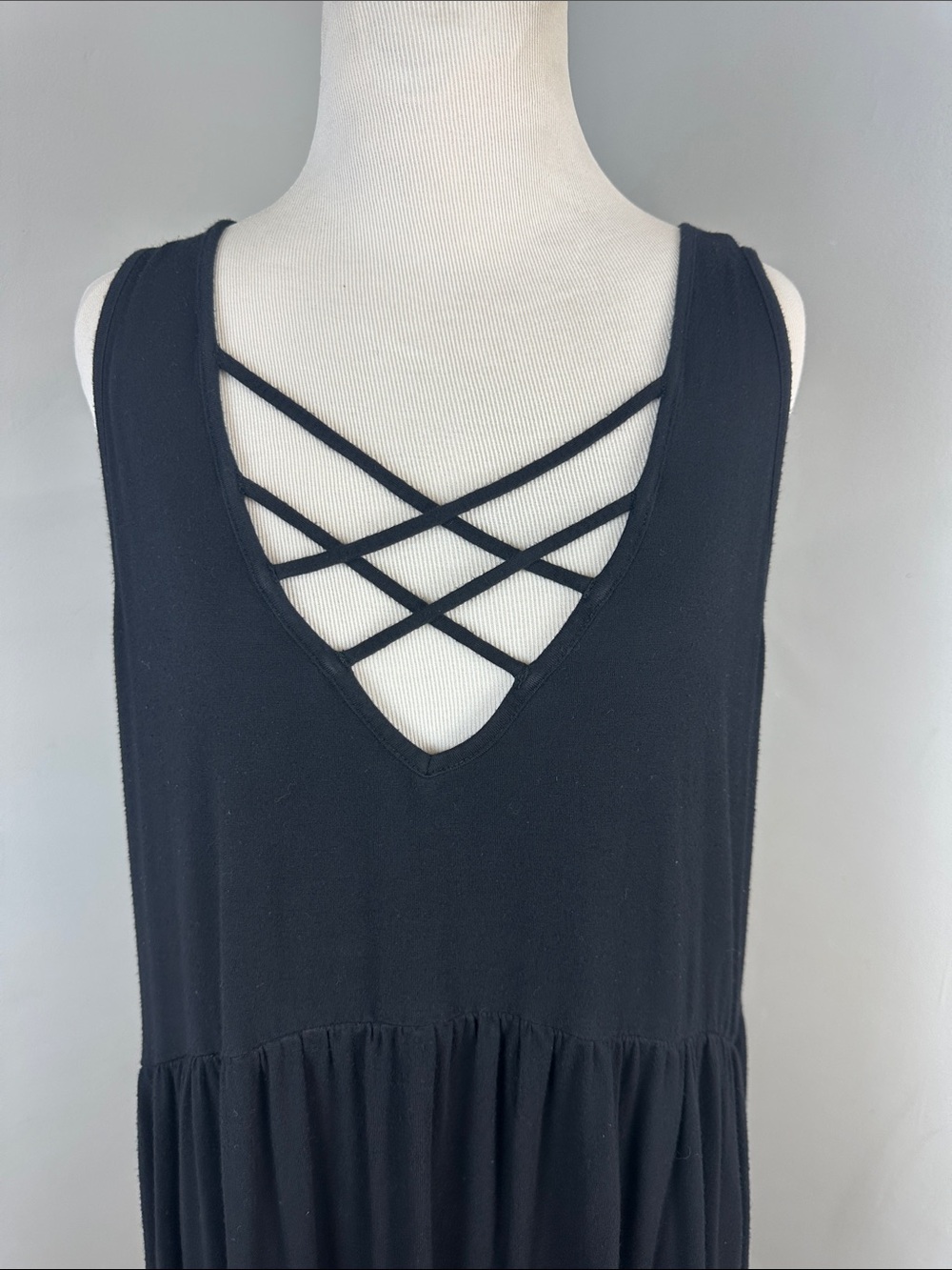 Torrid Babydoll Tank V-neck Criss Cross Sz 2X
Black - Picture 5 of 9